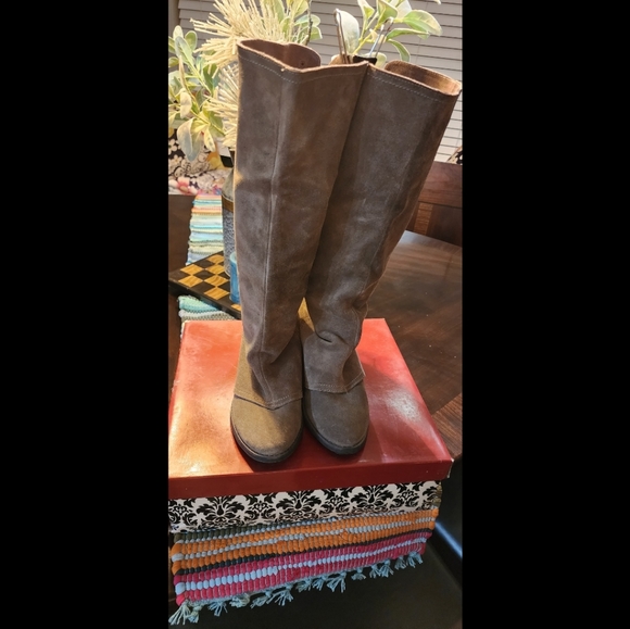 Naughty Monkey Mid-Calf Boots Size 8.5 - Picture 7 of 8